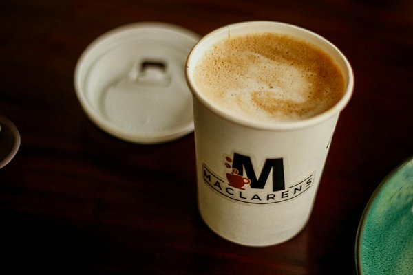 Découvrez comment relever les défis écologiques du mode de vie nomade et adopter des solutions durables